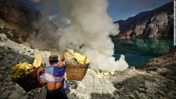 The miners of Ijen